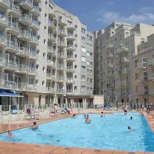 Met Zeezicht En Verwarmd Zwembad , Oostende België